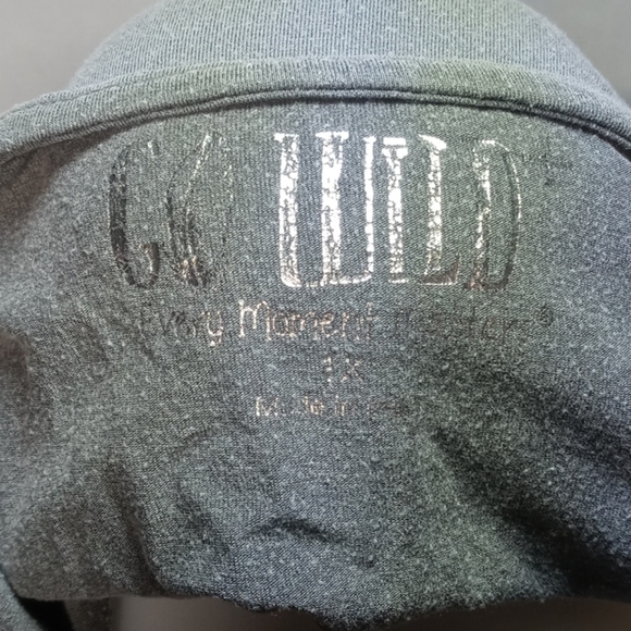 Cute gray top - Picture 2 of 4